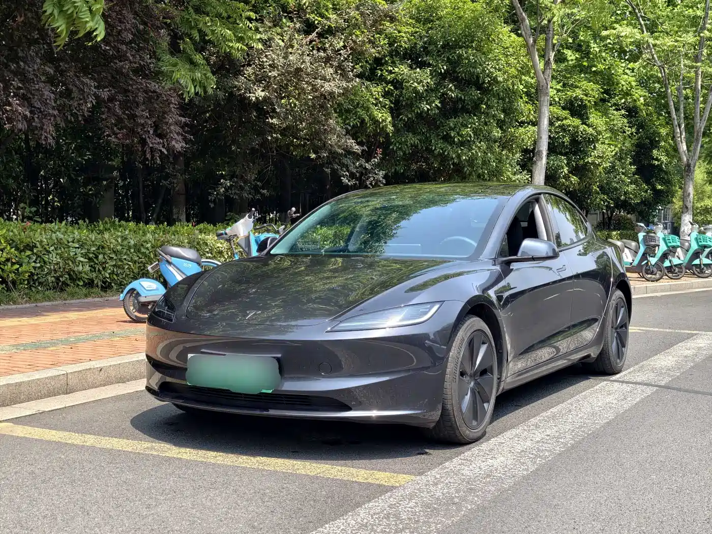 Tesla Model 3 2025