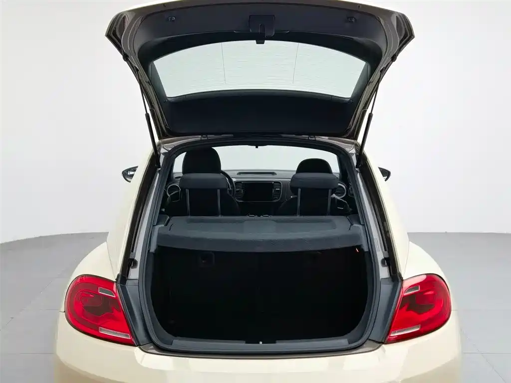 Volkswagen Beetle 2014 1.4TSI Fashion Edition фото 4