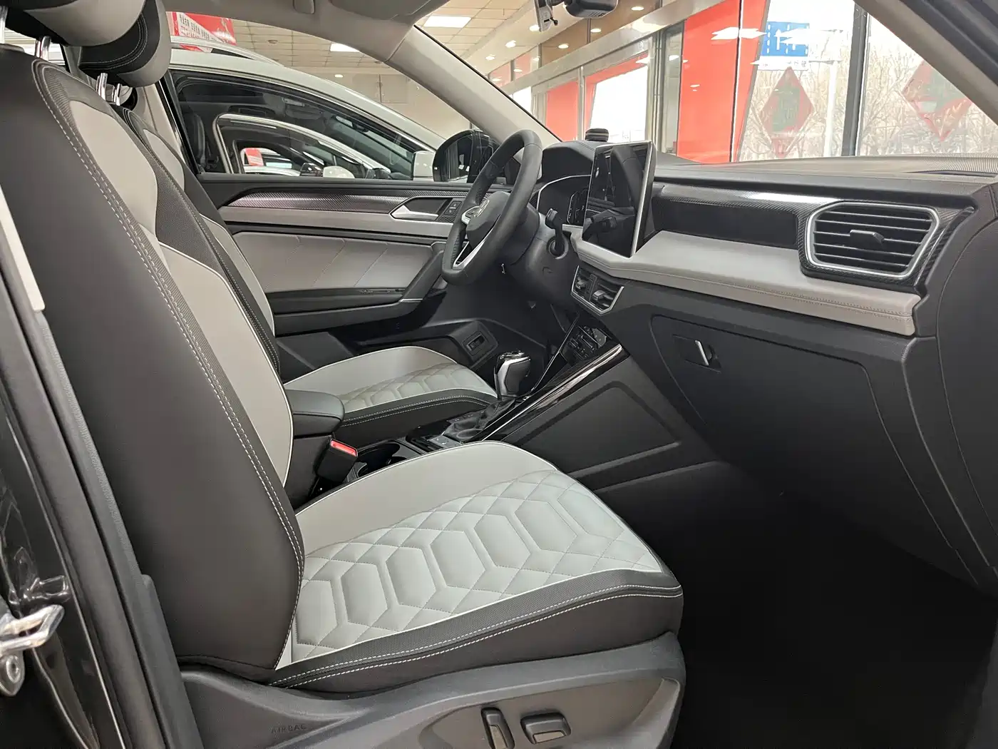 Volkswagen Tayron 2025 Shared Joy 330TSI фото 7
