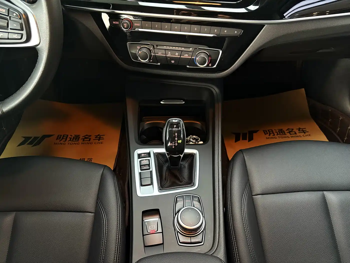 BMW 1-SERIES