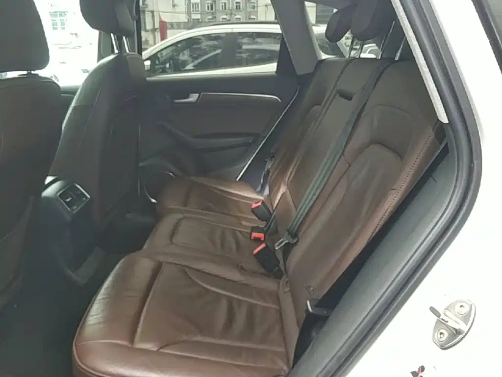 Фото 17 - Audi Q5