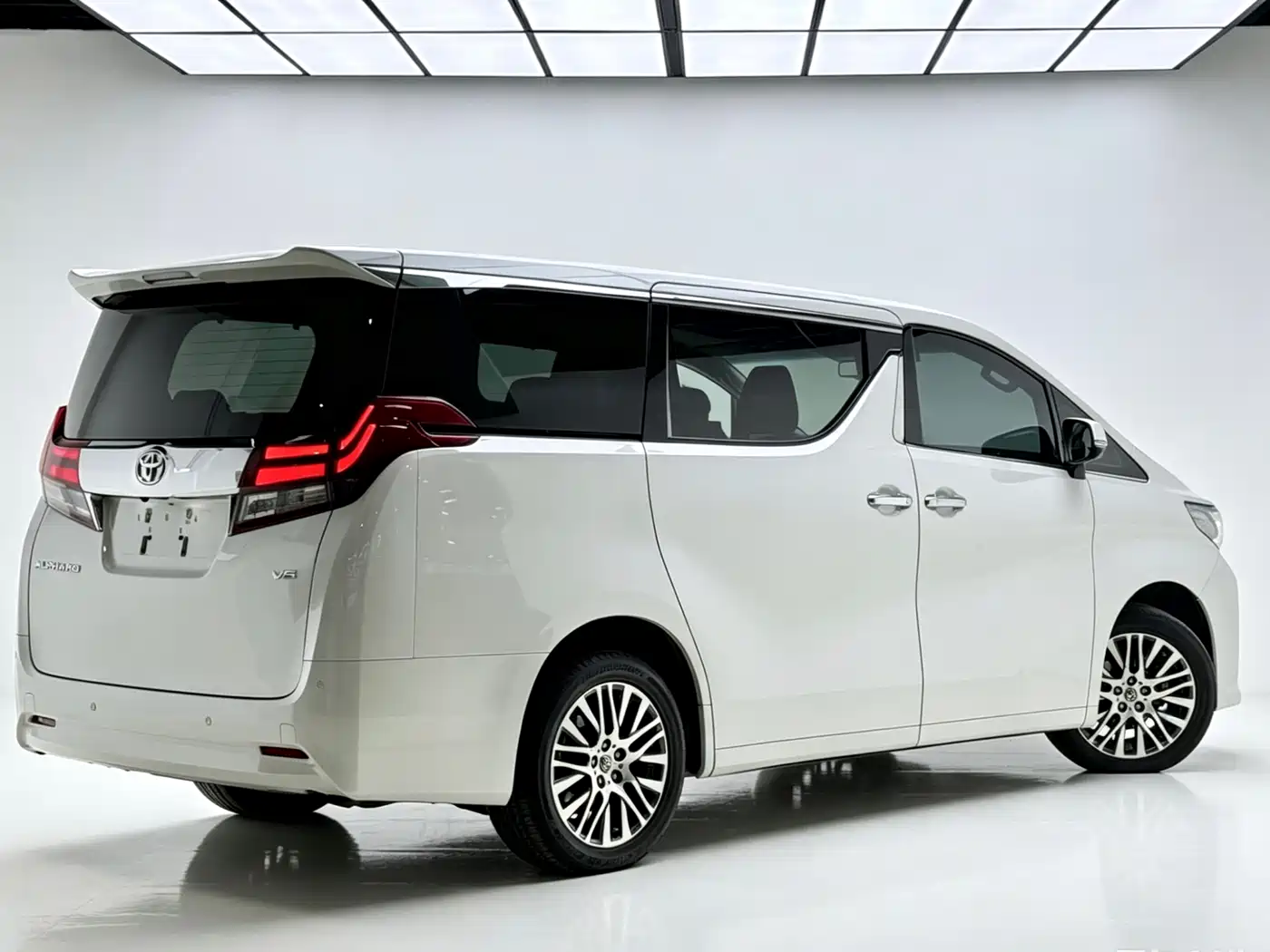 Toyota Alphard 2015 3.5L Luxury Edition фото 4