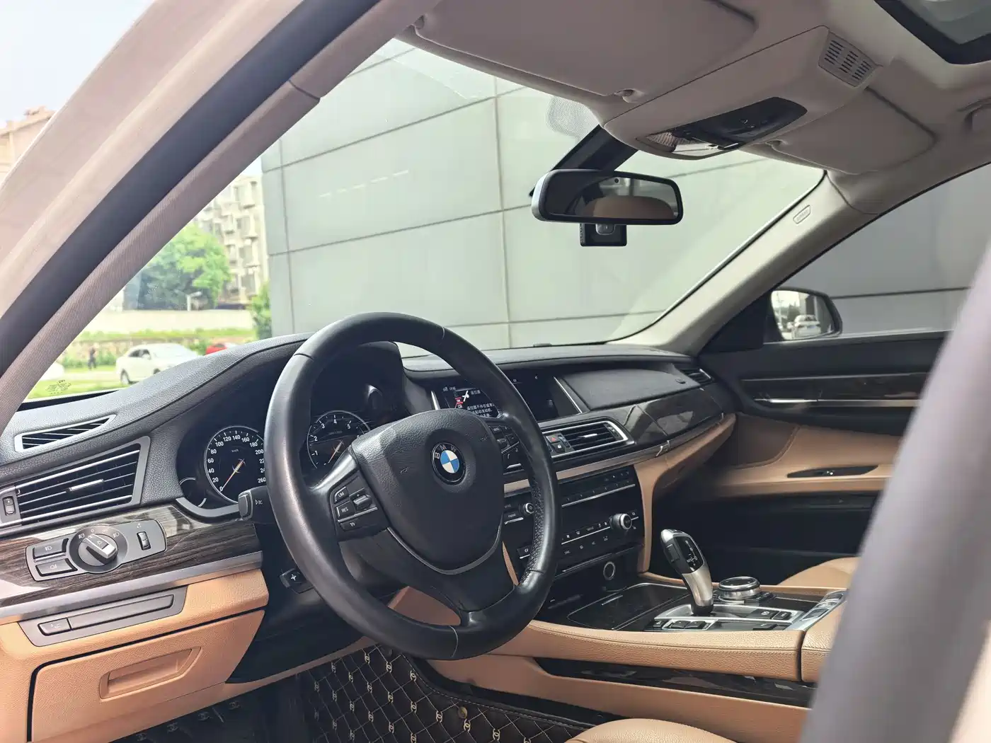 BMW 7 Series 2014 730Li Premium фото 12