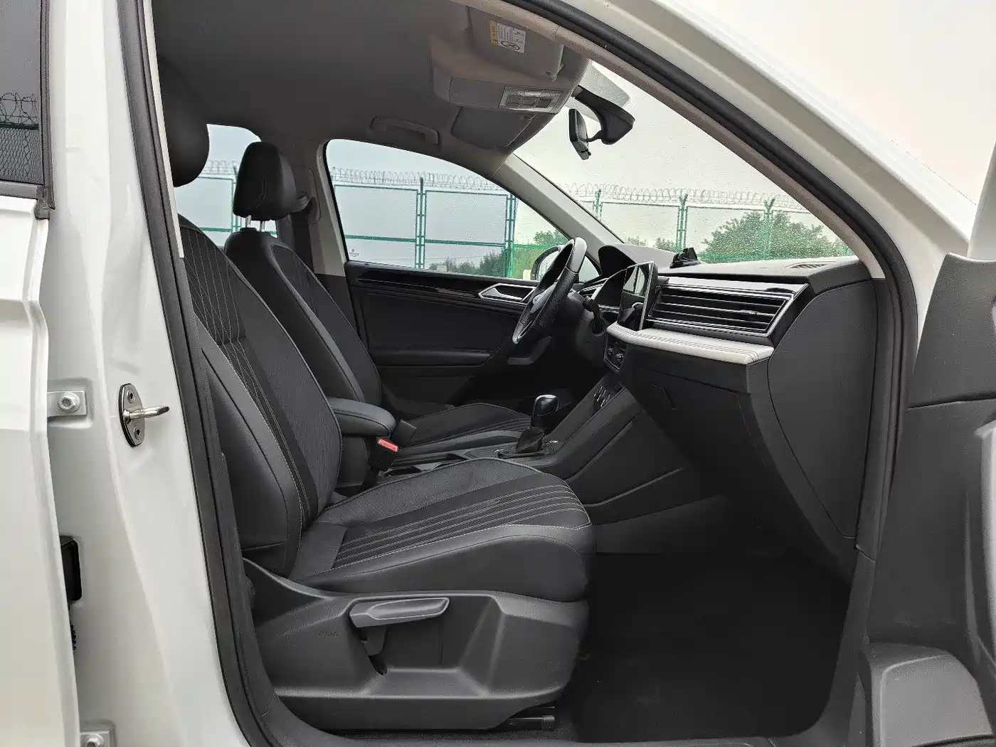 Volkswagen Tiguan L 2022 330TSI Automatic 2WD Comfort Edition фото 8