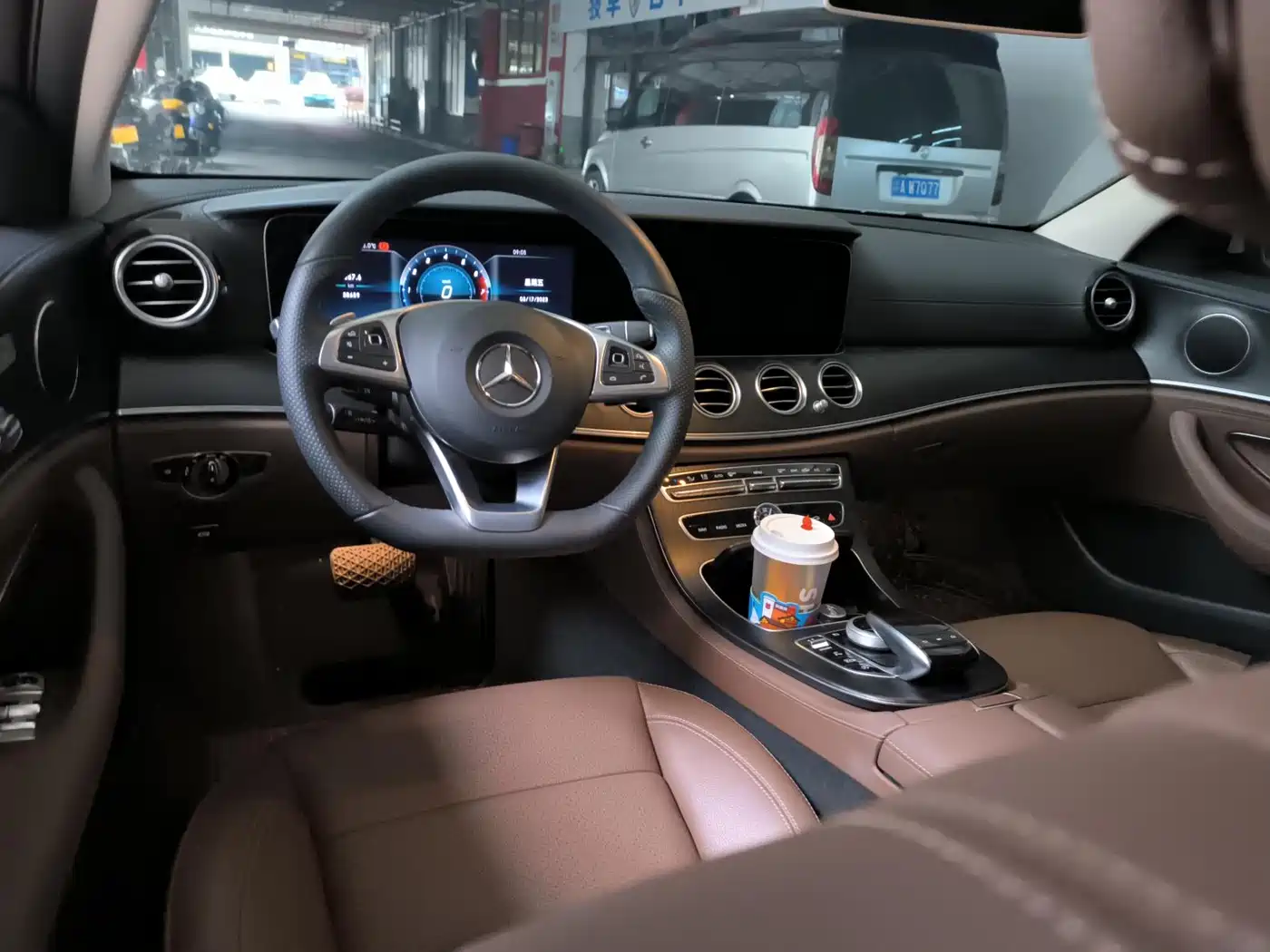 Mercedes-Benz E-Class 2018 Facelift E 300 L Sport Fashion фото 4