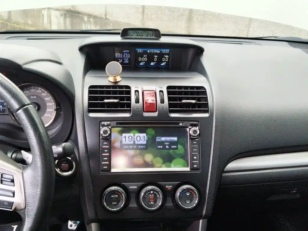 Subaru Forester 2013 2.5i Automatic Premium Edition фото 10
