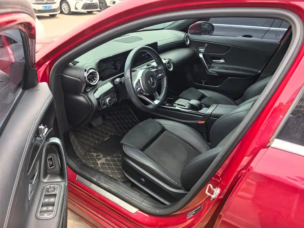 Mercedes-Benz A-Class 2021 A 200 L Sport Sedan Fashion Edition фото 8