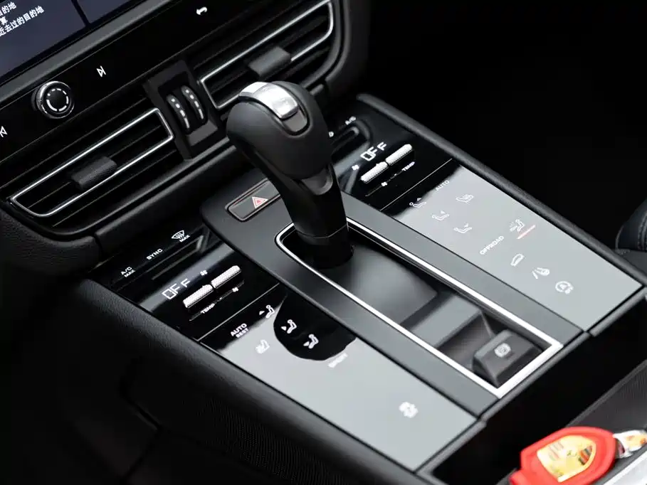 Porsche Macan 2022 Macan 2.0T фото 13