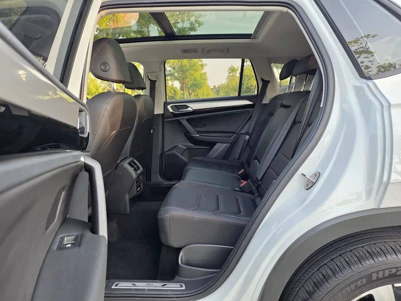 Volkswagen Tayron 2021 330TSI 2WD 30th Anniversary Edition фото 10