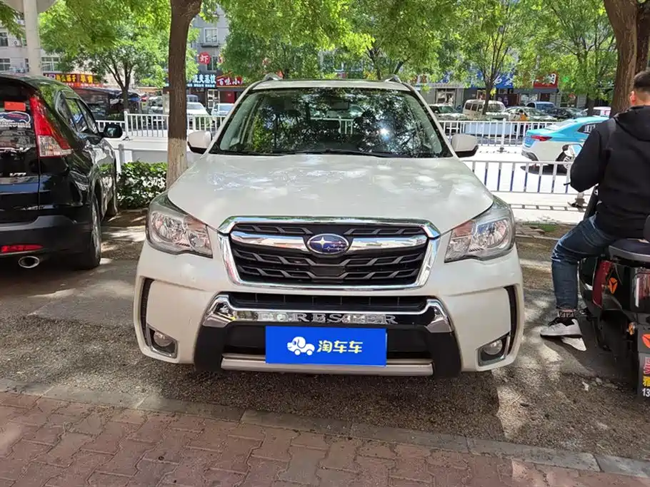 Subaru Forester 2016 2.0i Fashion Navigation Edition фото 2