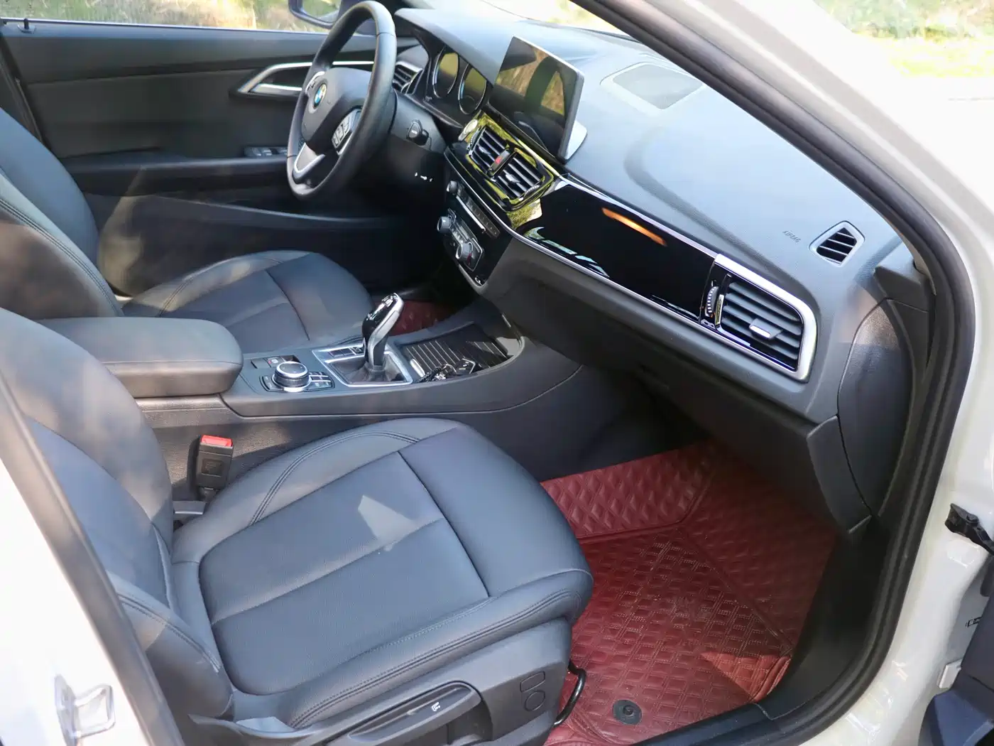 BMW 1 Series 2022 120i M Sport фото 11