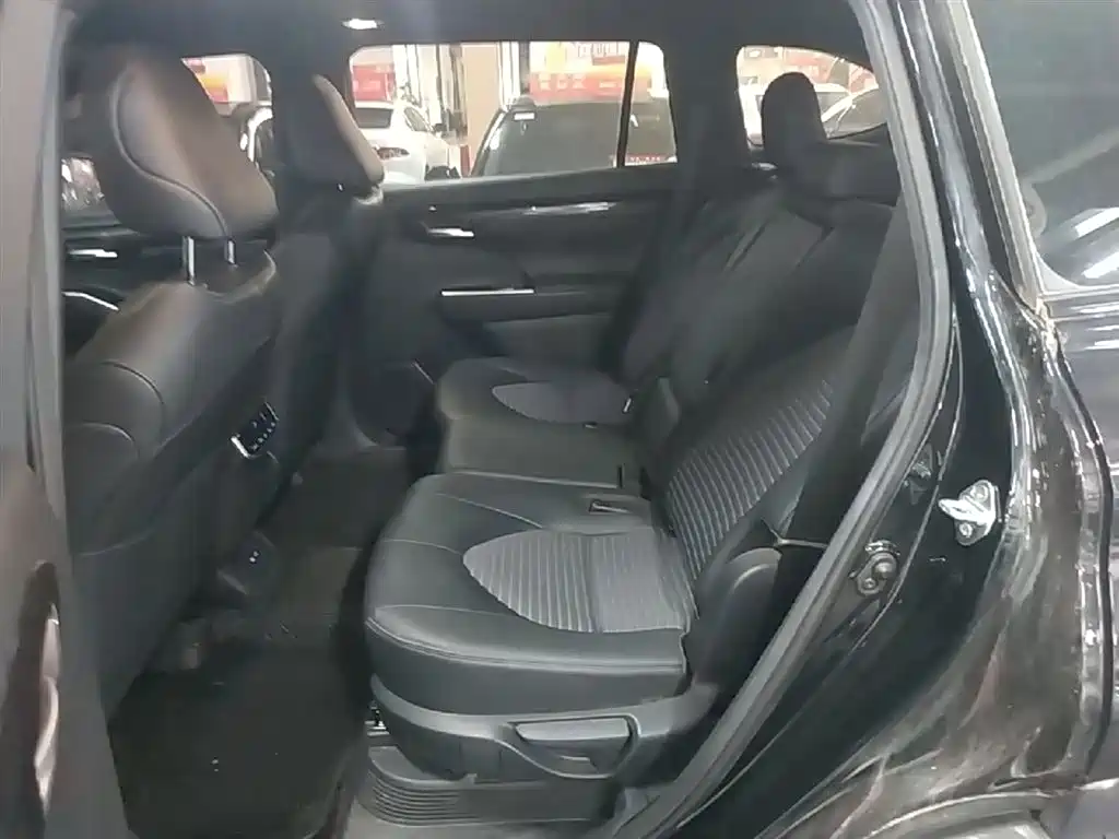 Toyota Crown Kluger 2021 2.5L HEV 4WD Luxury фото 17