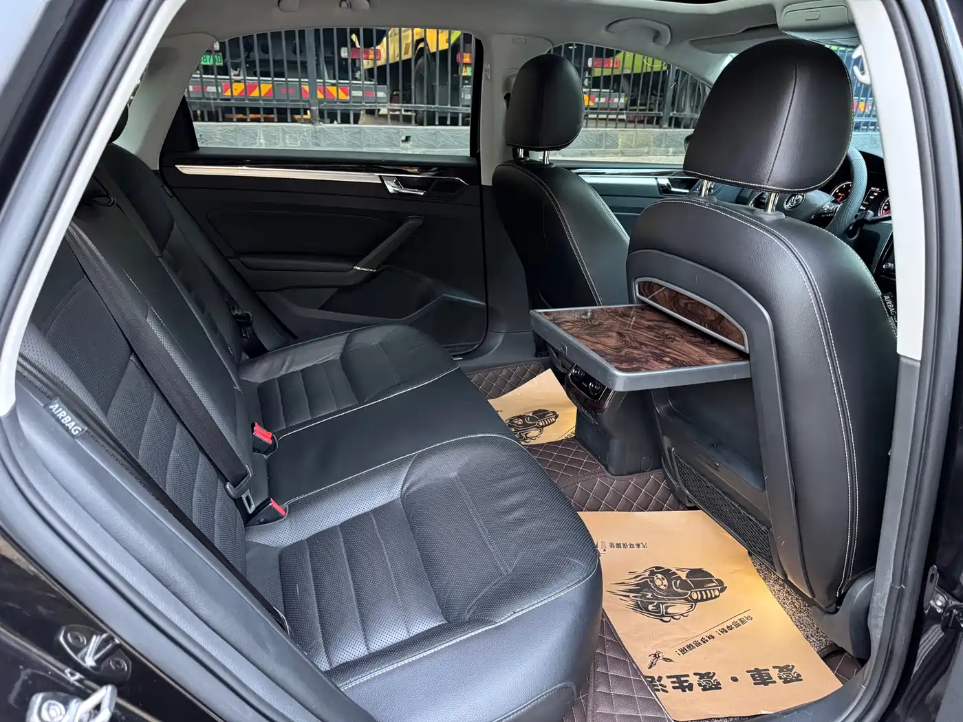 Volkswagen Passat 2016 380TSI DSG Premium Edition фото 11