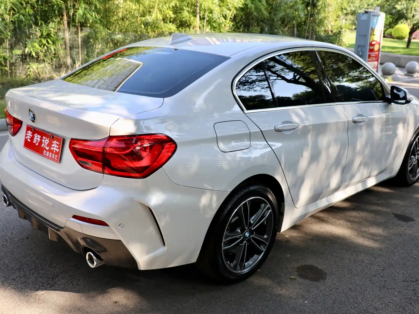 BMW 1 Series 2022 120i M Sport фото 6