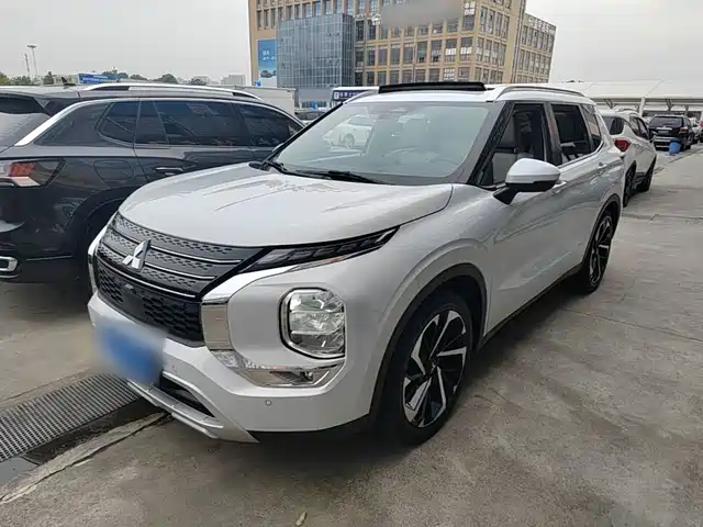 Mitsubishi Outlander 1.5T CVT, Полный привод, Эксклюзив, 5 мест
