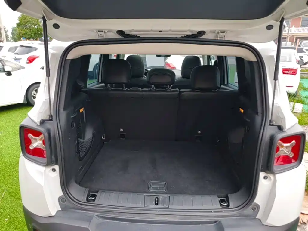Jeep Renegade 2018 2018 Connected Large Screen Edition 180T Automatic High Energy