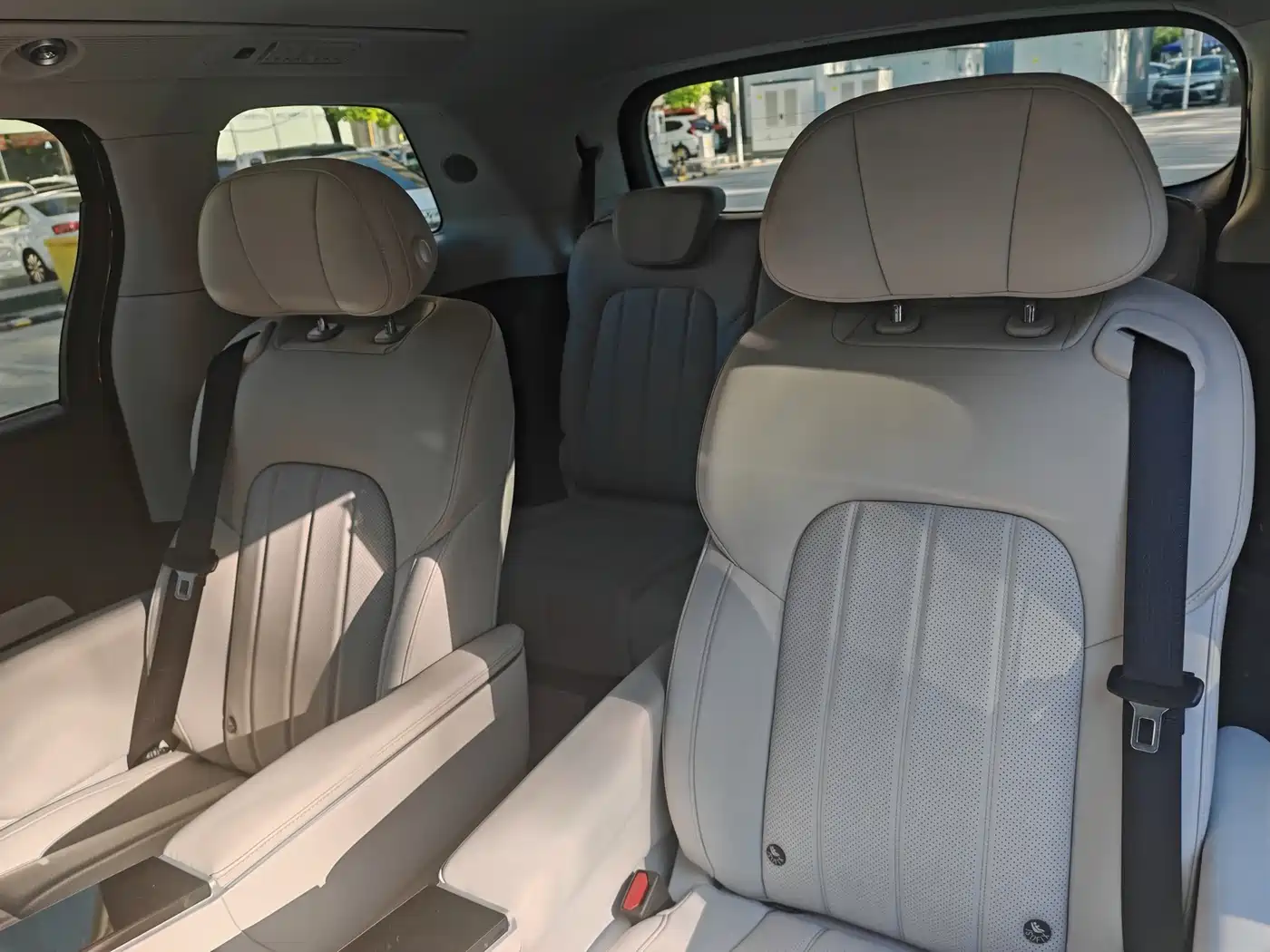 Voyah Auto Voyah Dreamer 2025 PHEV 4WD Kunpeng Premium Edition фото 11