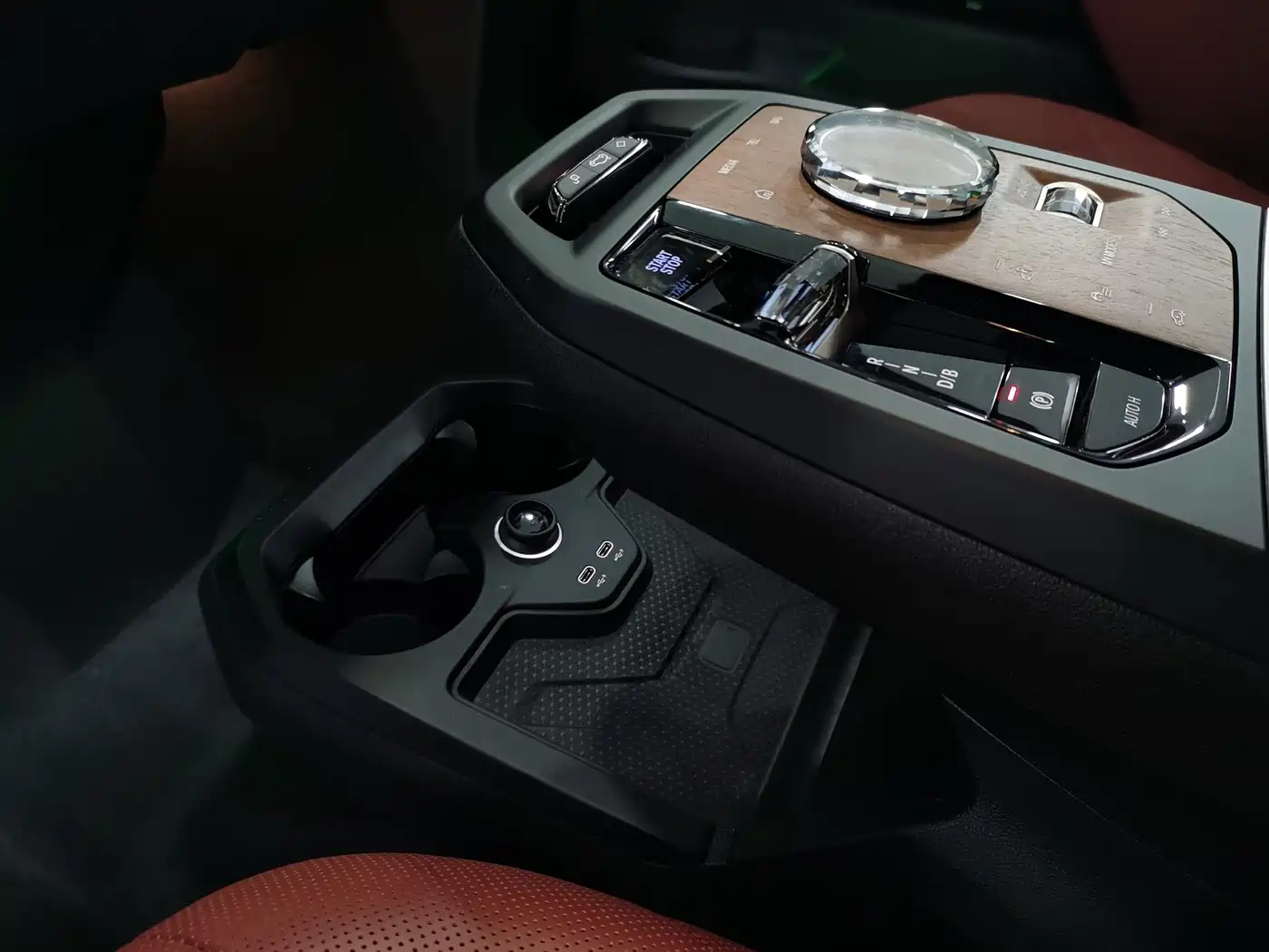 BMW iX M60 2022 M60 фото 20
