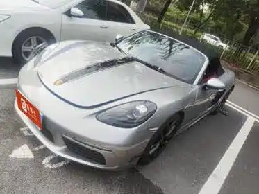Porsche 718 2025 2022 Boxster 2.0T