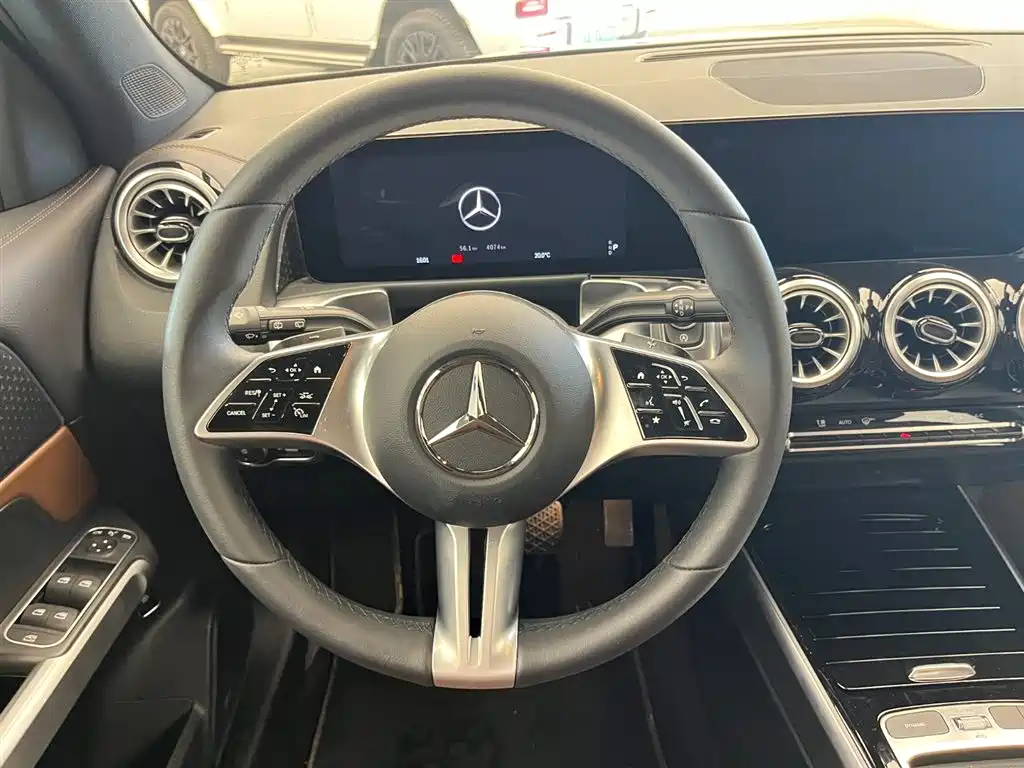 Mercedes-Benz GLB 2025 Model GLB 220 Fashion Style фото 9