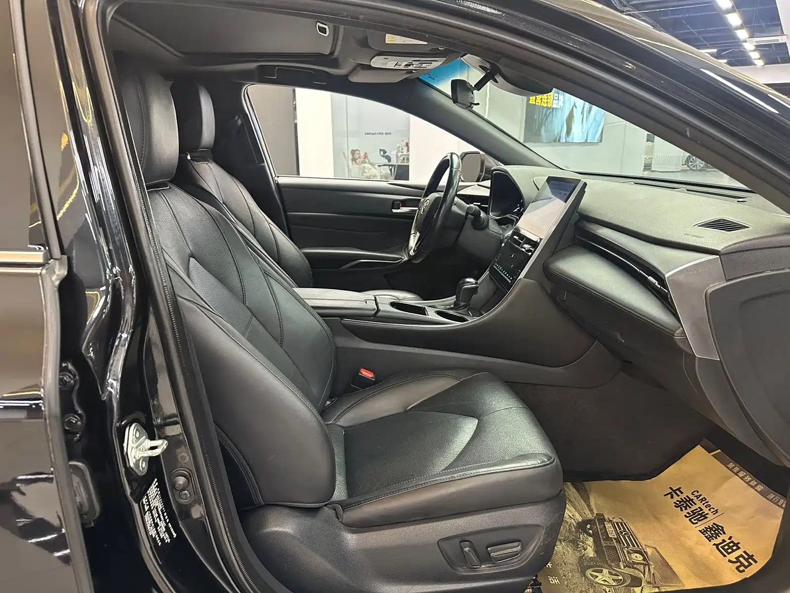 Фото 8 - Toyota Avalon