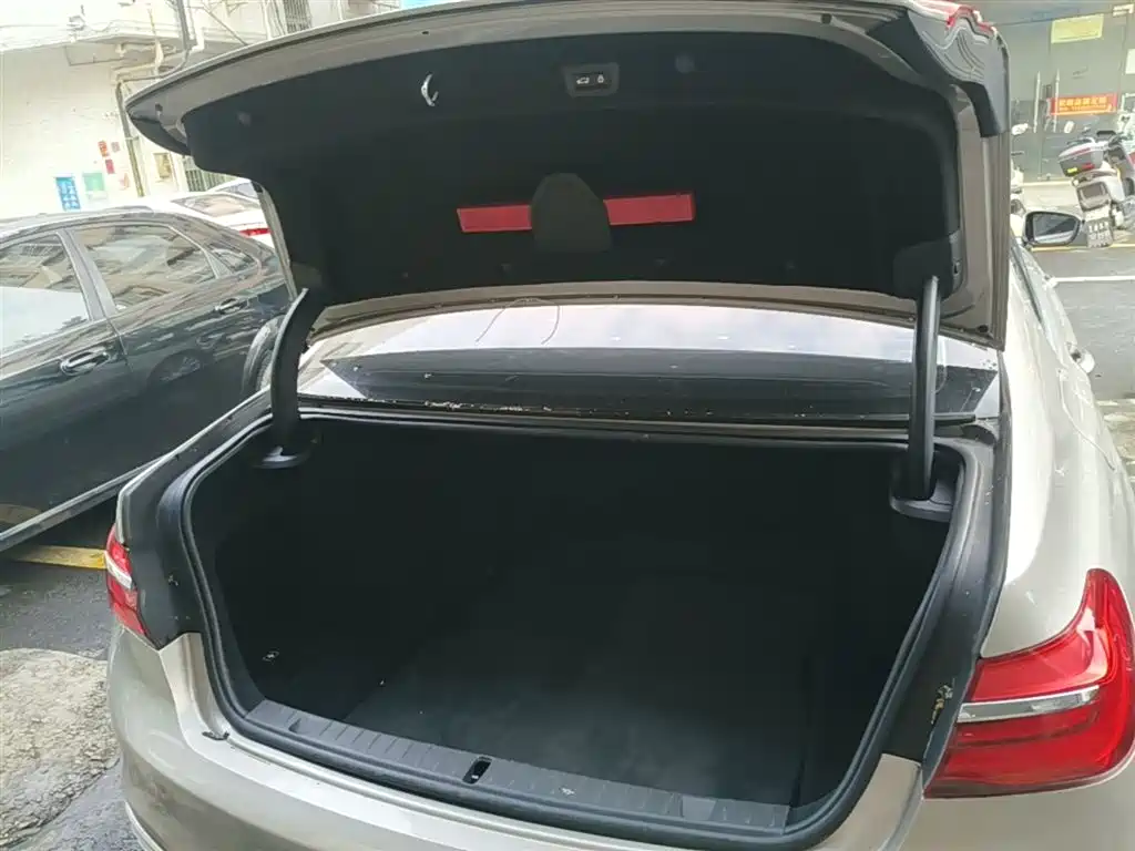 BMW 7 Series 2018 730Li Leading Type Excellence Package фото 19