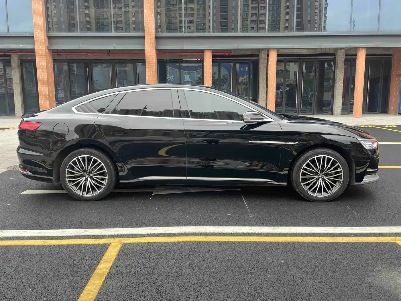 BYD HAN