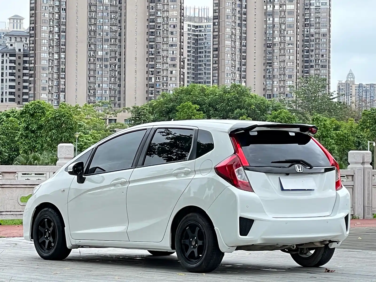Фото 4 - Honda Fit
