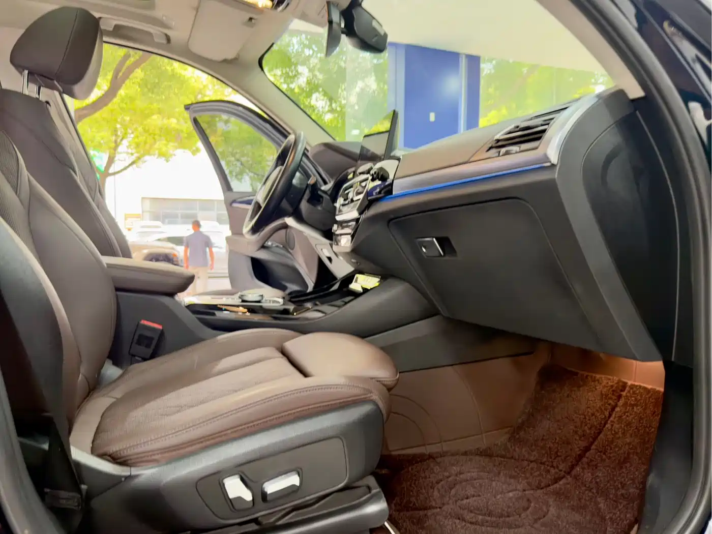 BMW iX3 2023 Leading Type фото 13