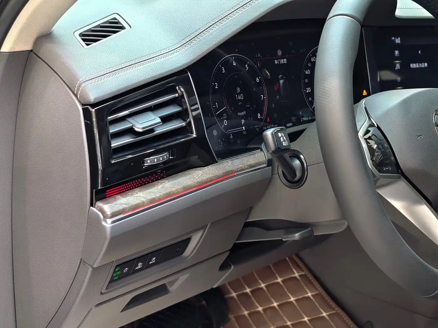 Volkswagen Touareg 2023 3.0TSI R-Line Black Sports Package фото 5