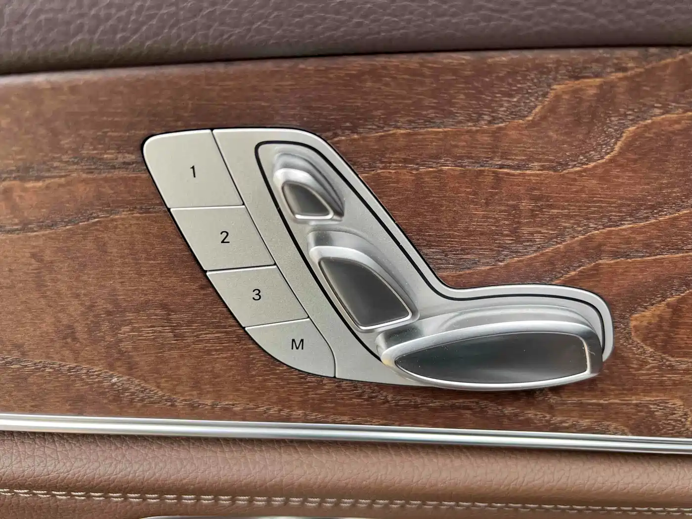 Mercedes-Benz E-Class 2023 E 300 L Luxury фото 19