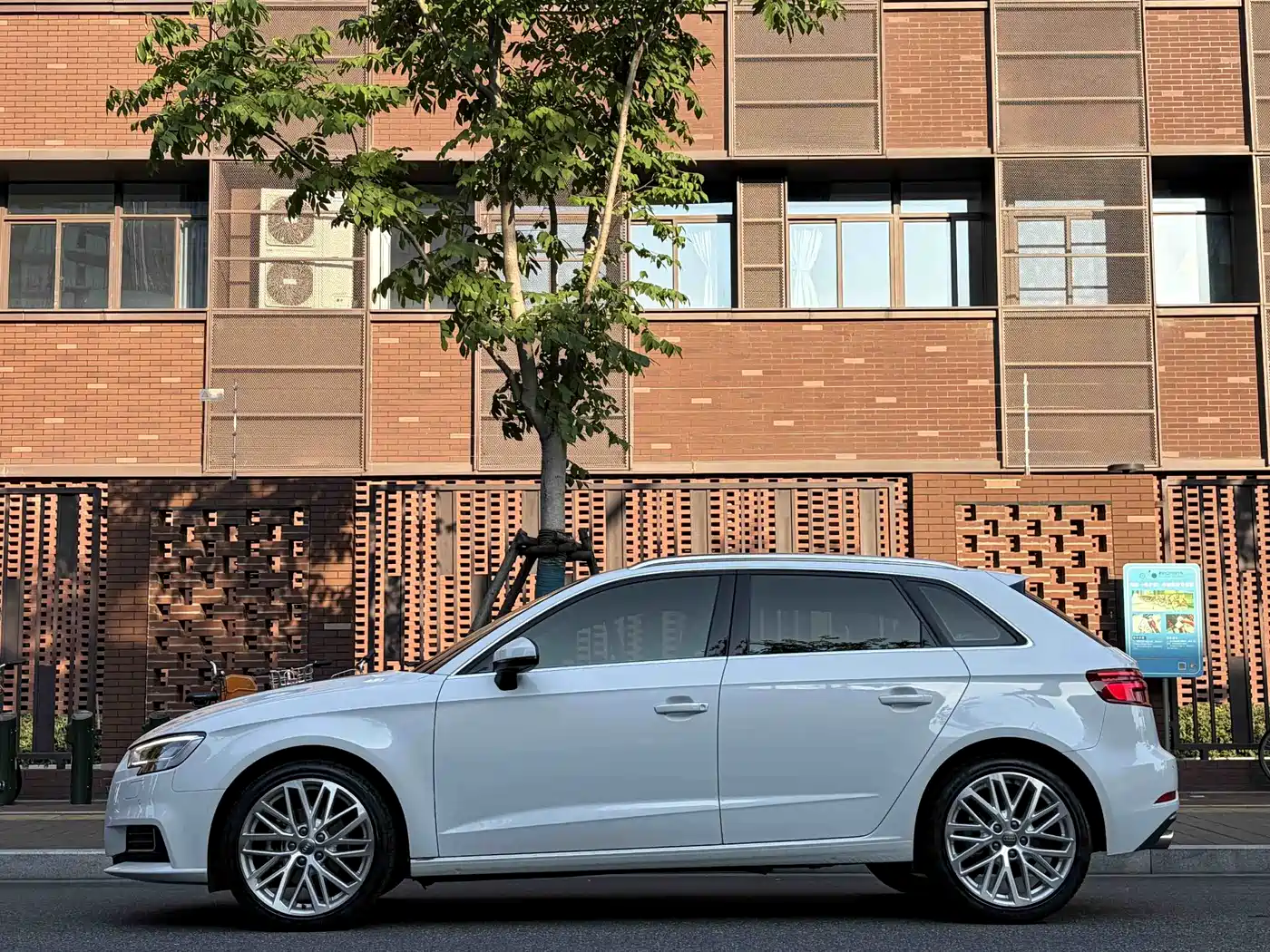 Audi A3 2017 Sportback 35 TFSI Style фото 3