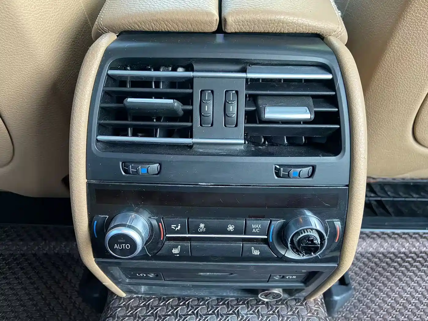 BMW 7 Series 2013 Model 730Li Leading фото 15