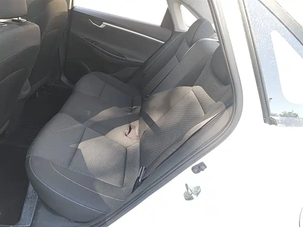 Hyundai Elantra 2017 1.6L Automatic Joy Value GLS фото 17