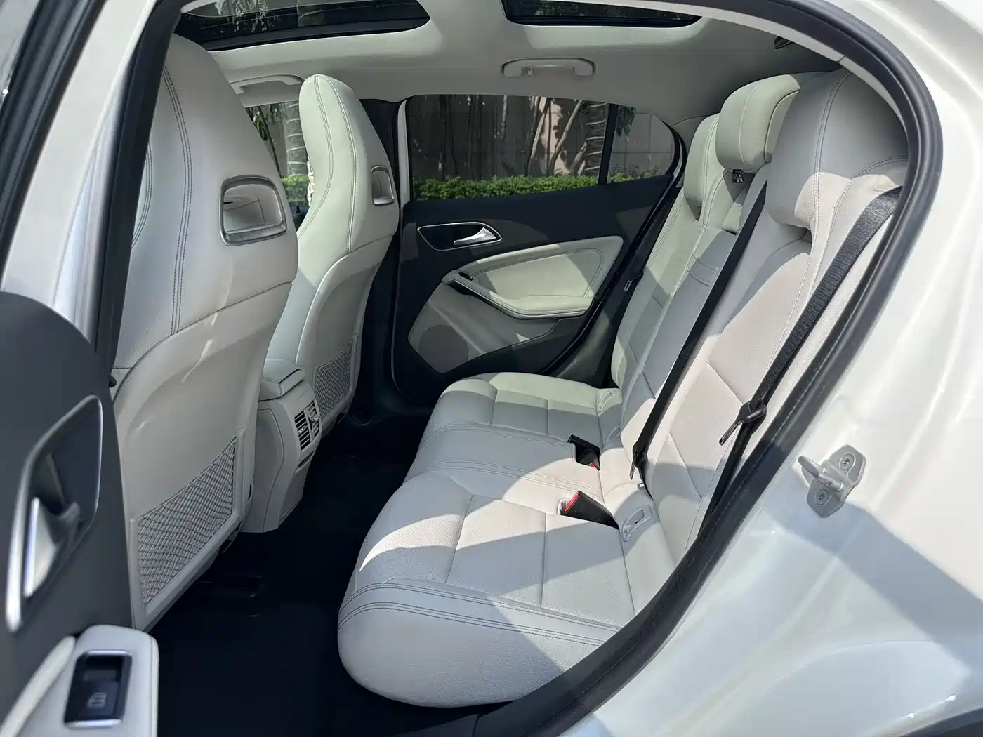 Mercedes-Benz GLA 2015 GLA 220 4MATIC Luxury фото 8