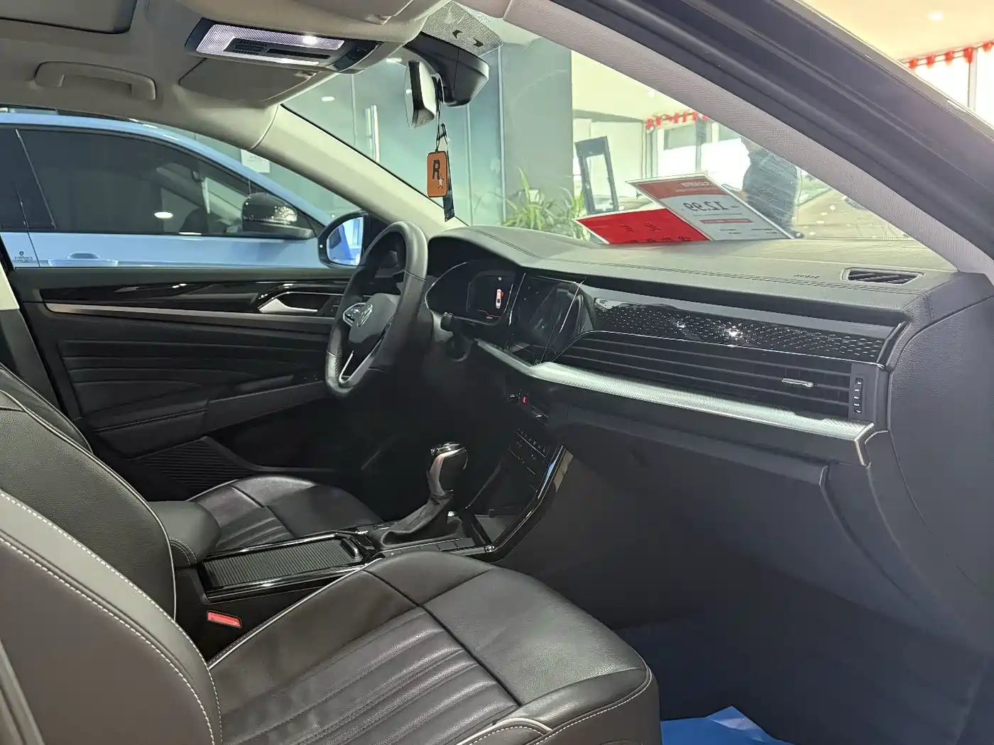 Volkswagen Passat 2023 330TSI Starlight Elite Edition фото 4