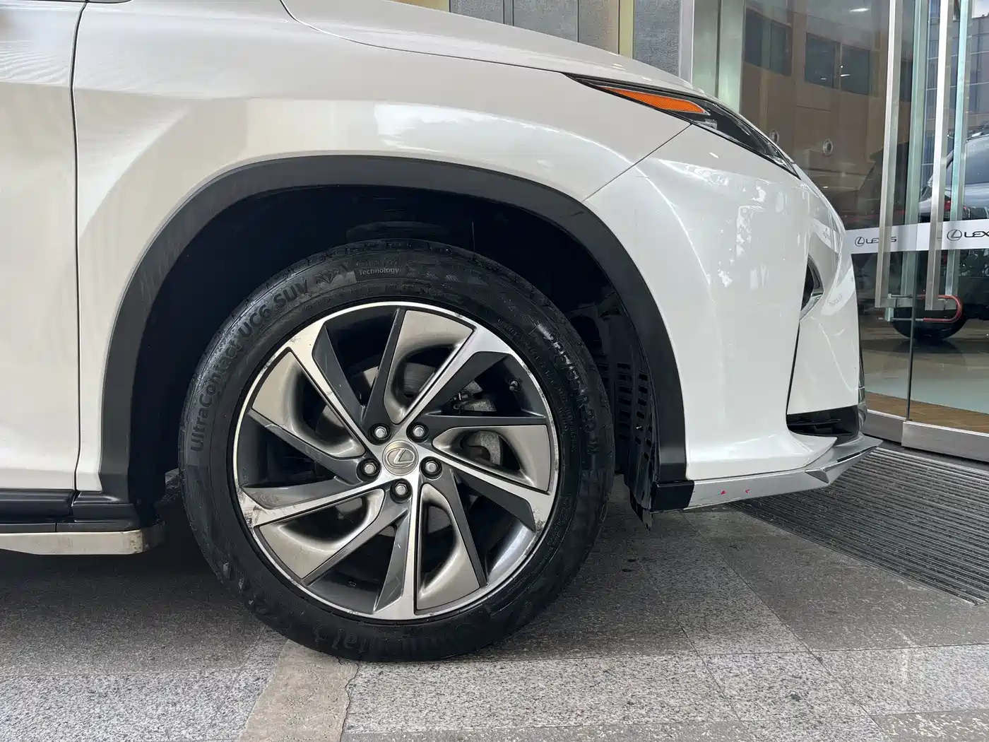 Фото 7 - Lexus RX