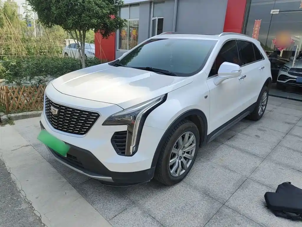 Cadillac XT4 2018 28T FWD Leading Edition