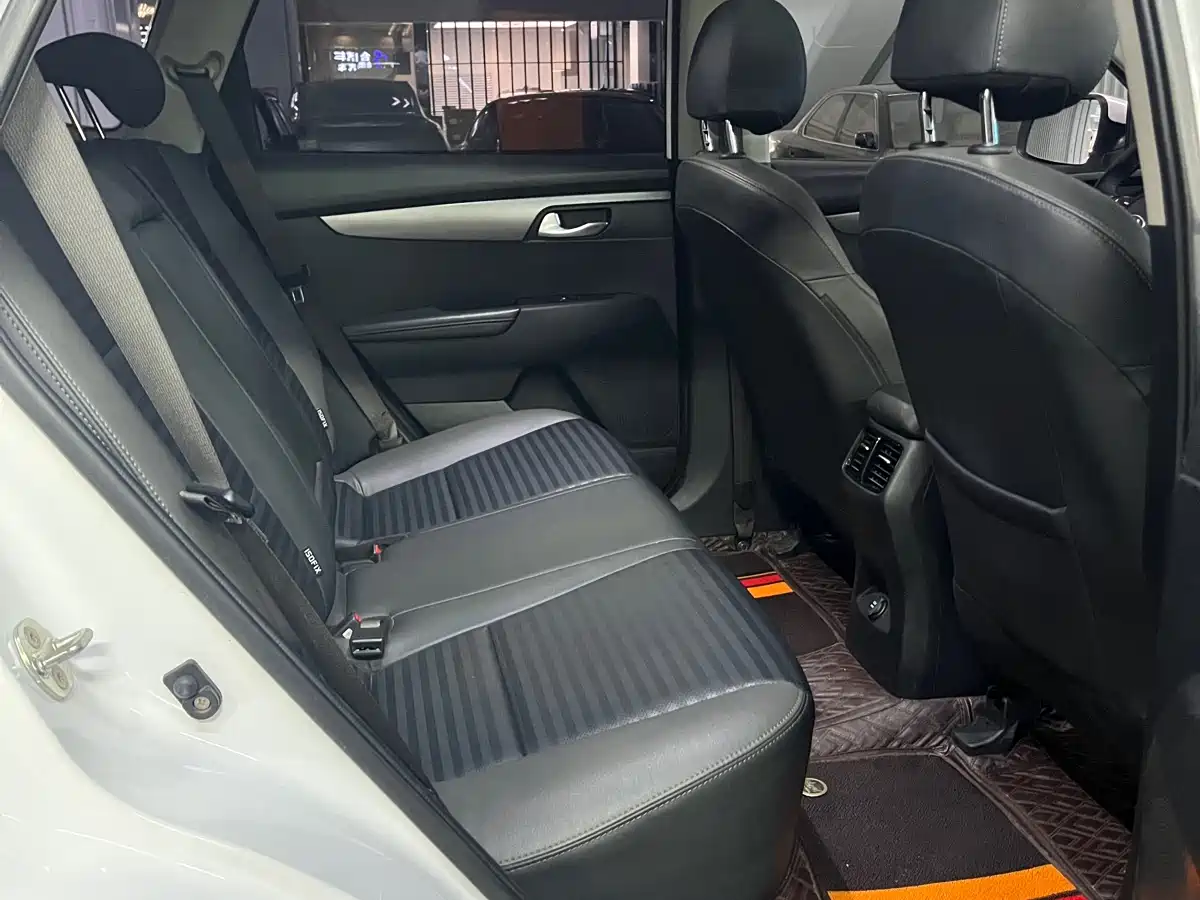 Kia Sportage 2019 2.0L Automatic Smart Luxury Edition фото 18
