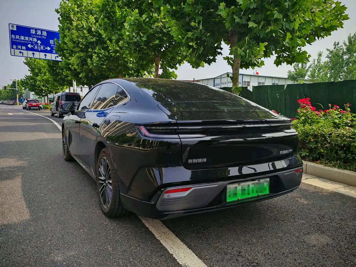 Geely Galaxy Galaxy Xingyao 8 2025 130km EM-i Premium Edition фото 7