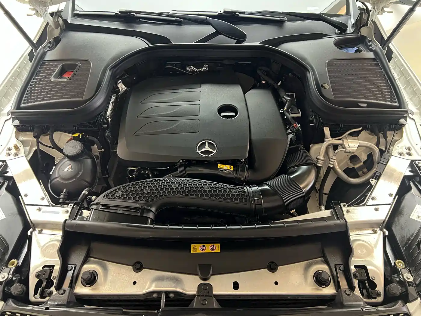 Mercedes-Benz GLC 2022 Model GLC 300 L 4MATIC Dynamic Edition фото 22