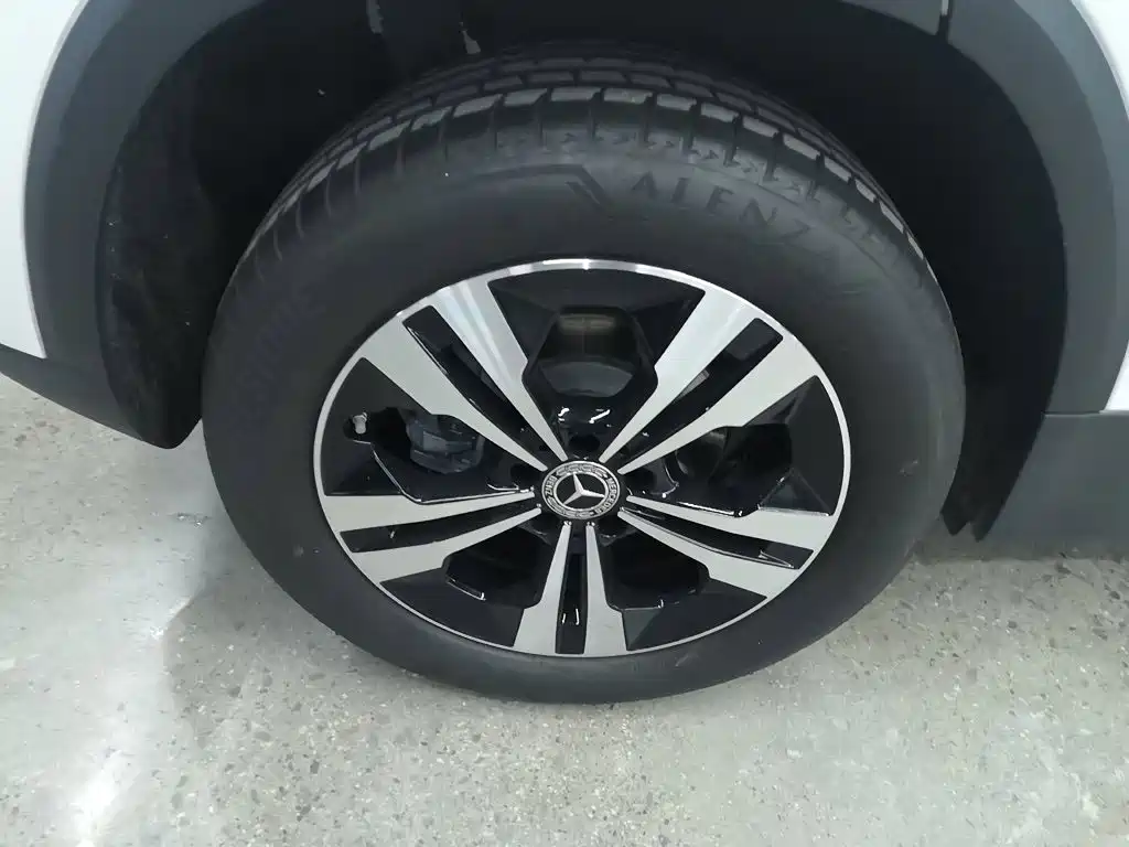 Фото 25 - Mercedes-Benz GLA