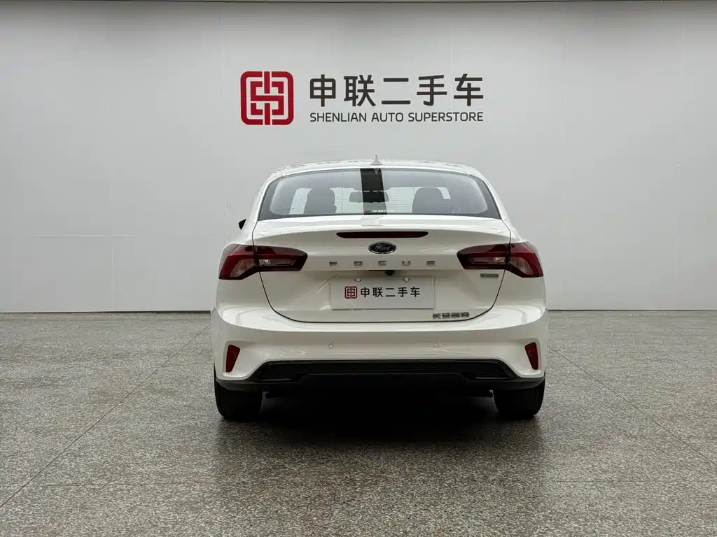 Ford Focus 2023 2022 Sedan EcoBoost 180 Auto Speed Edition