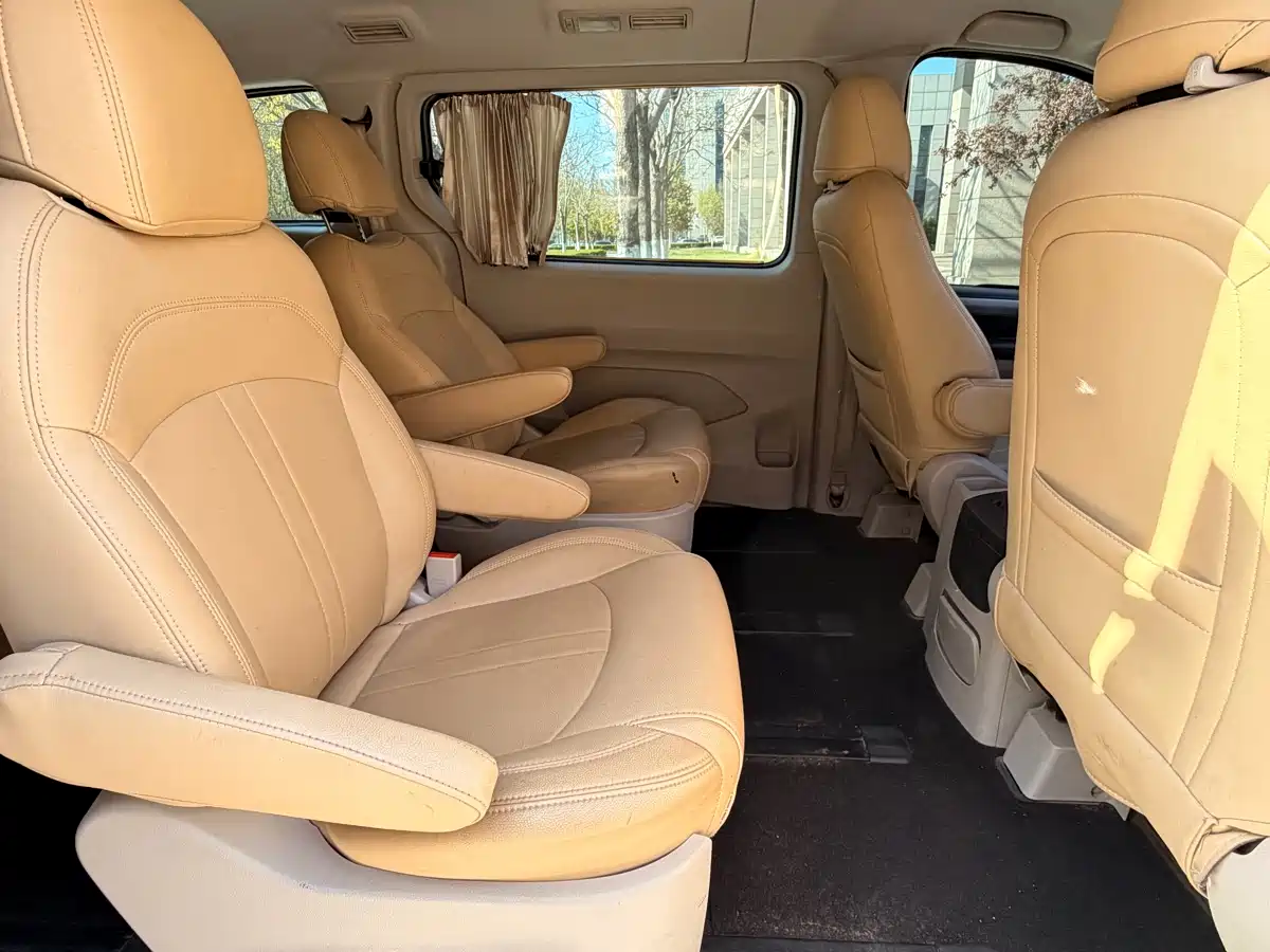 SAIC Maxus Maxus G10 2015 2.0T Automatic Commemorative Edition фото 11