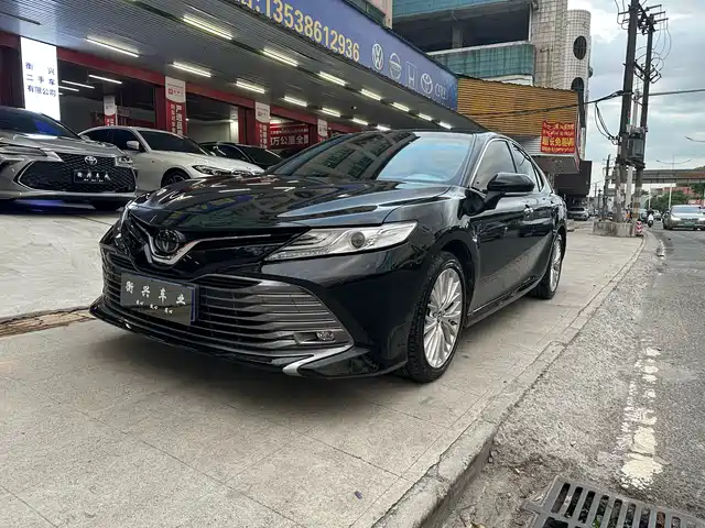 TOYOTA CAMRY