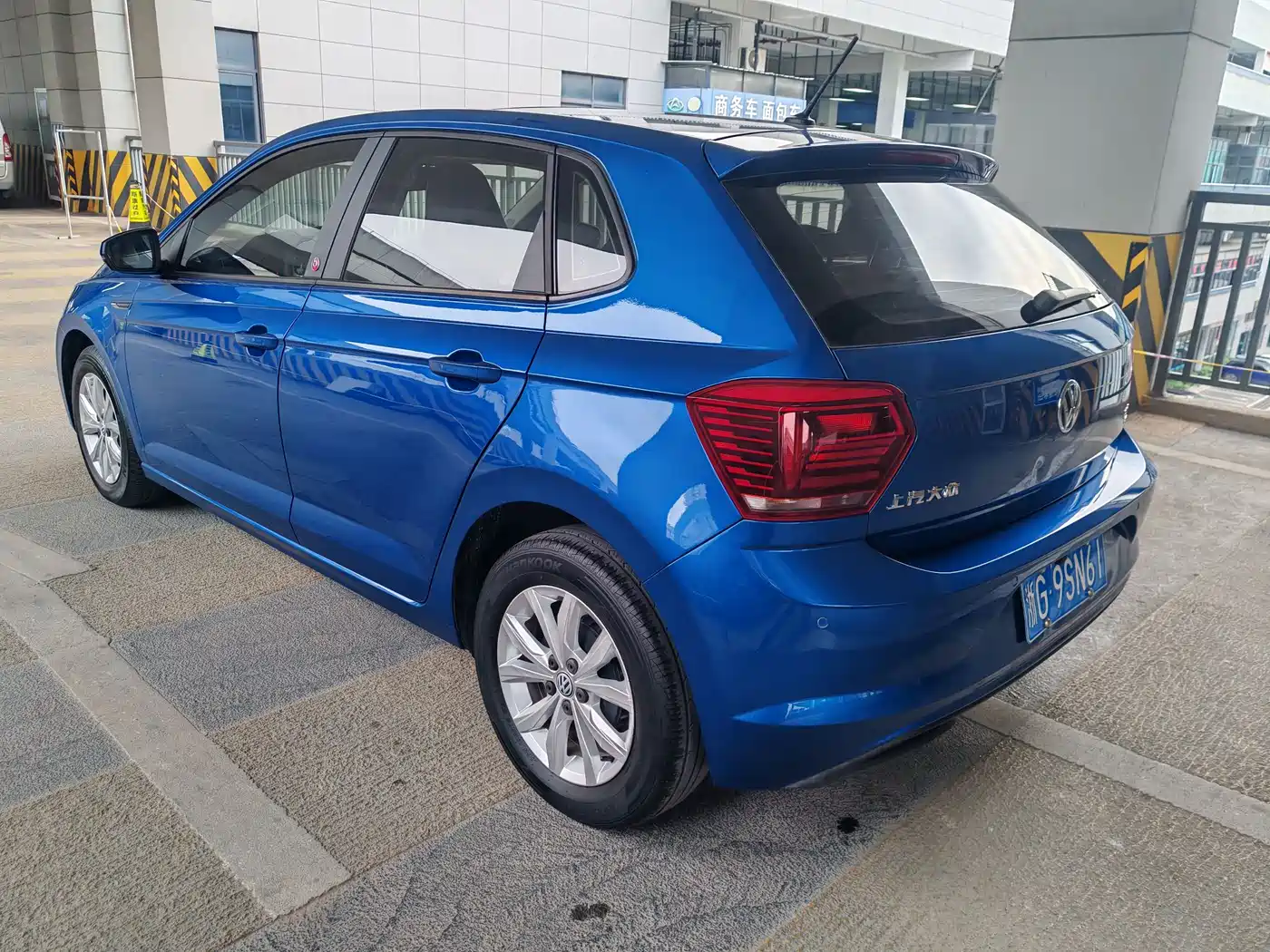 Volkswagen Polo 2019 Plus 1.5L Automatic Colorful Tech Edition фото 4