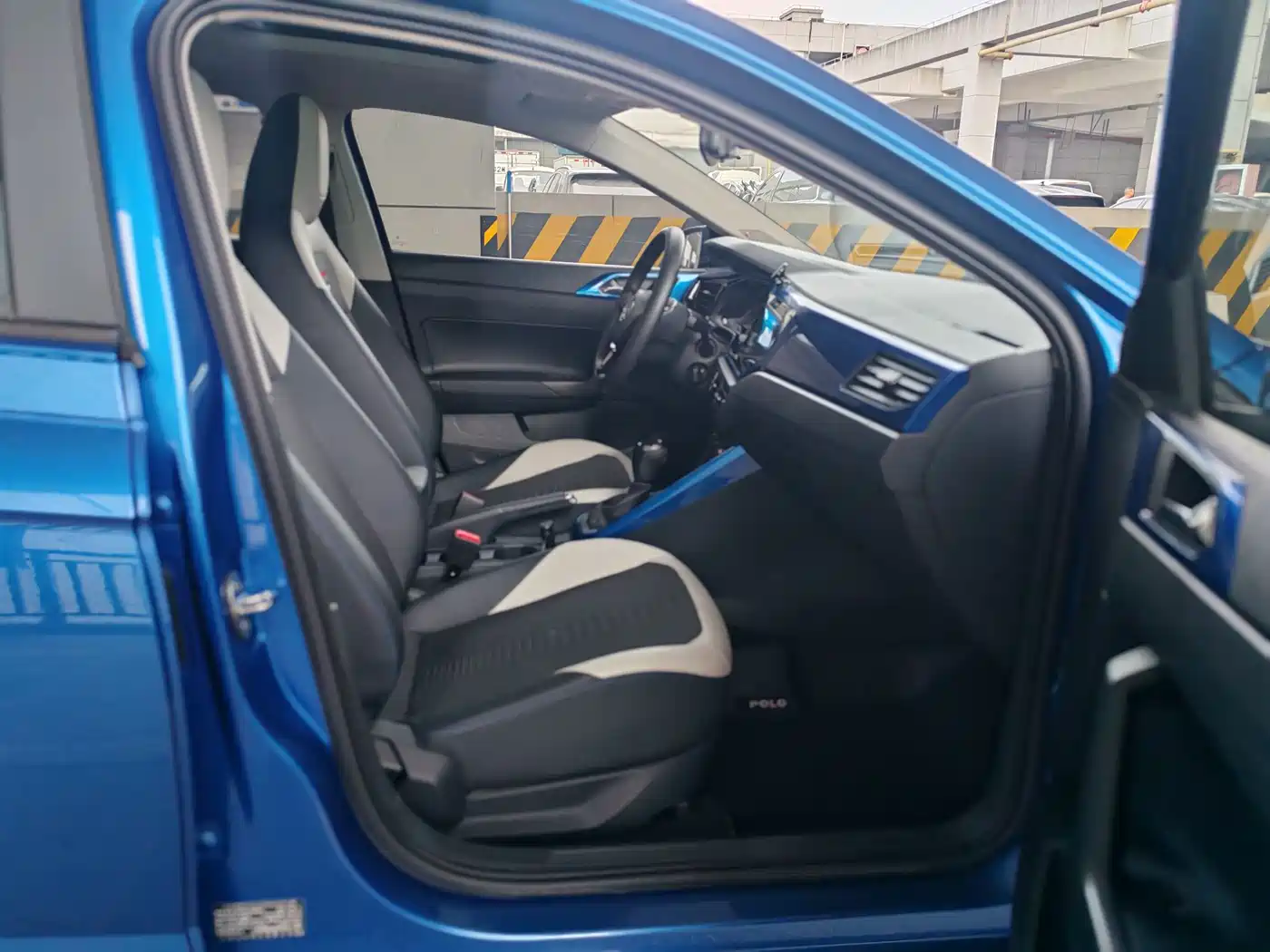 Volkswagen Polo 2019 Plus 1.5L Automatic Colorful Tech Edition фото 11