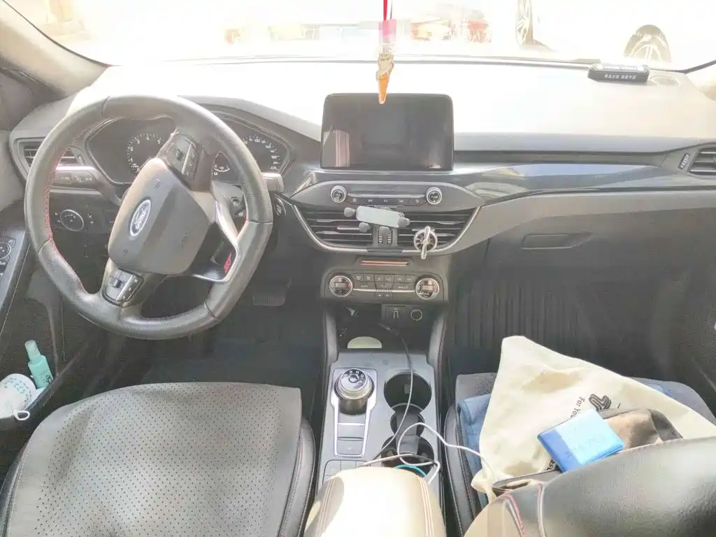 Photo 12 - Ford Focus