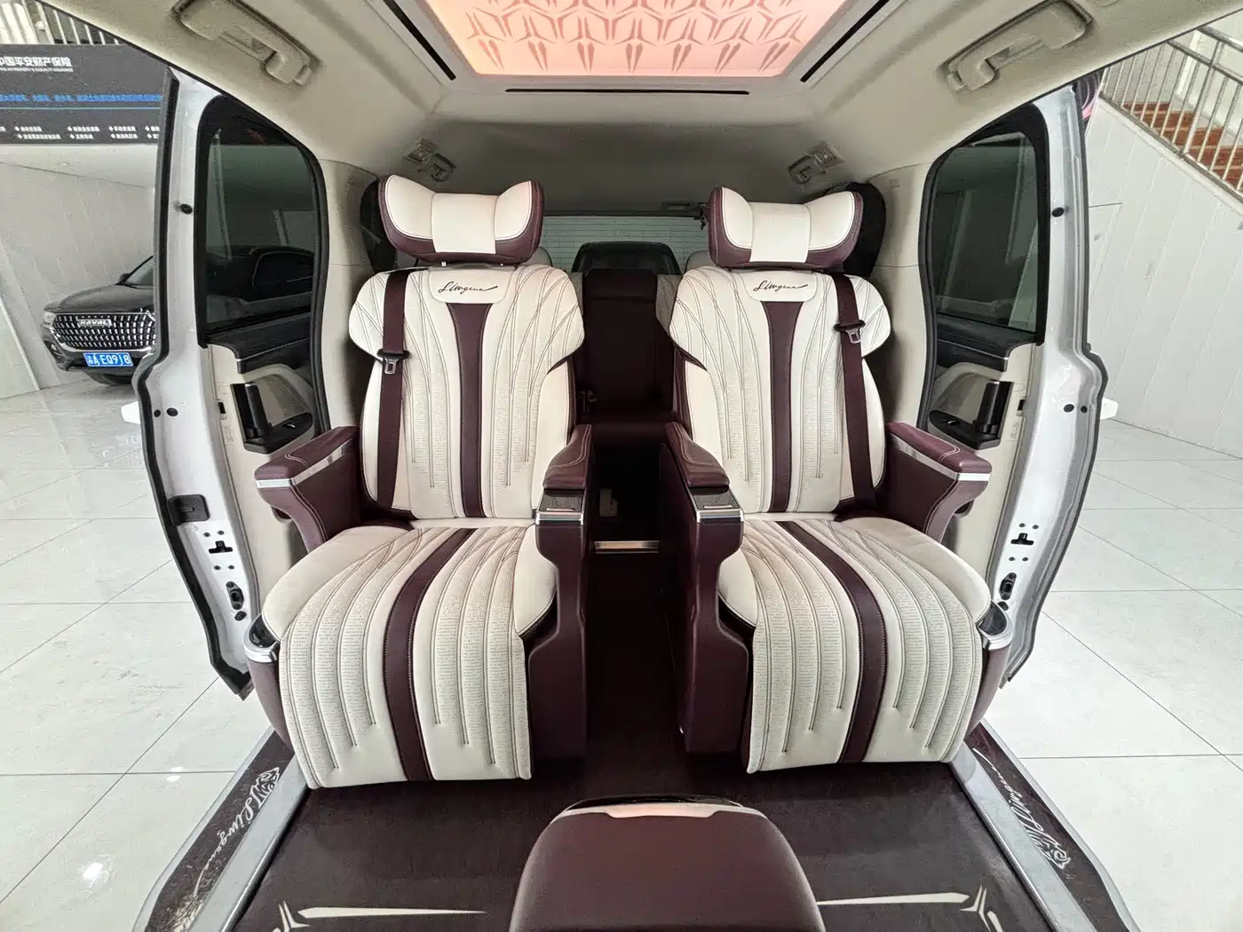 Buick GL8 2021 ES Landlord 653T Comfort фото 15