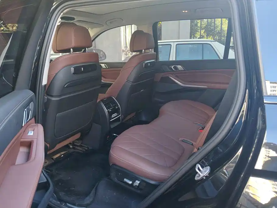 BMW X7 2024 2023 xDrive40i Leading Luxury Package